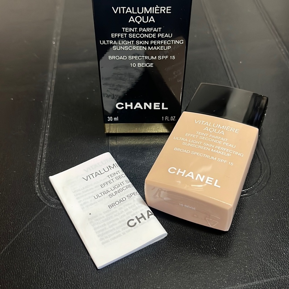 Chanel vitalumiere aqua foundation. Beige